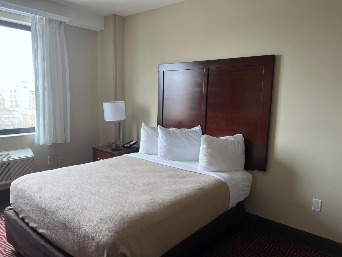 Lotus Blu Inn & Suites New York City Exterior photo